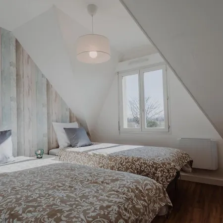 2 Aux Portes De Deauville 100m Du Pole International Du Cheval *